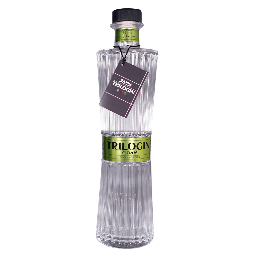 Die TriloGin-Serie ist das Ergebnis einer kunstvollen Kombination aus sorgsam ausgewählten Botanicals, die diese Gins zu etwas wirklich Außergewöhnlichem machen. Wacholderbeeren, schwarzer Pfeffer, sonnengereifte Zitrusfrüchte und eine Vielzahl anderer natürlicher Ingredienzen werden meisterhaft vereint, um einzigartige und ausgewogene Geschmackserlebnisse zu kreieren.