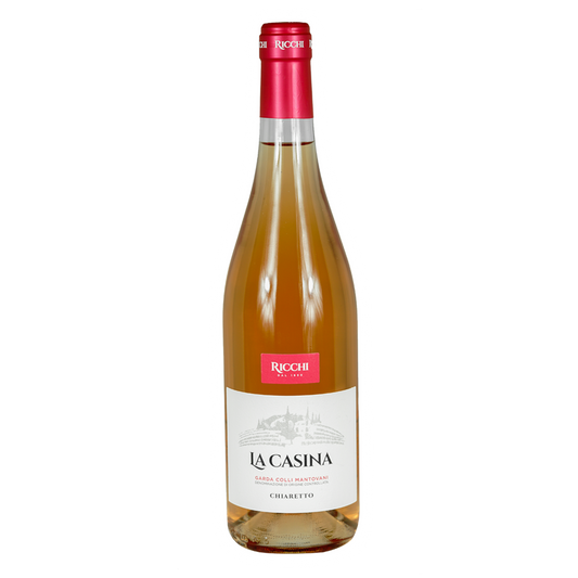 Dieser Rosé überrascht mit seinem kräftigen und intensiven Geschmack. Trockenfrüchte wie Cranberries und Kirschen entfalten sich im Gaumen. Die Farbintensität macht Vorfreude auf  die Geschmacksprobe. Der trockene Rosé ist einer der seltenen, der im Barrique Fass gegärt wurde. Zu viel Standard Rosé getrunken? Dann probieren Sie mal etwas Neues!