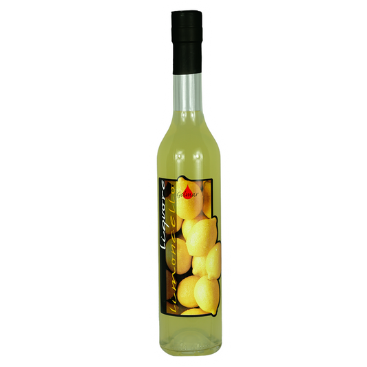Der Limoncello ist der Klassiker unter unseren italienischen Likören. Mit seinen enthaltenen großen, reifen Zitronen ist es eine einzigartige Geschmacksrichtung. Die Zitronen werden per Hand gepflückt und in den Aufguss des einzigartigen Likörs dazugeben. Bei einer Kühlung im Gefrierfach für 1–2 Stunden entsteht sogar eine köstliche cremige Konsistenz. Der Geschmack ist sehr kräftig. 